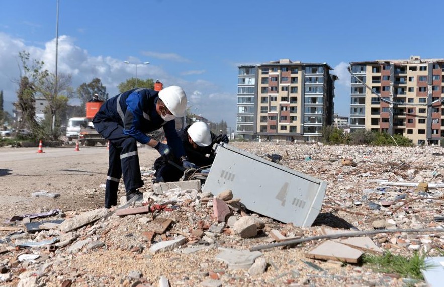 Enerjinin kahramanları afet bölgesinde