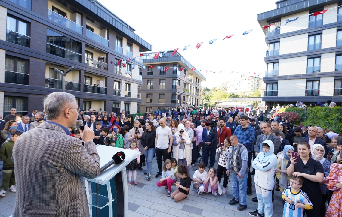 Erguvan Evleri projesi hak sahiplerine teslim edildi