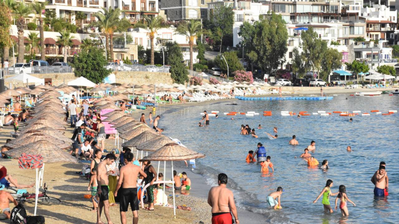 Turist sayısı zirveye koşarken, gelirde toparlanma yavaş kaldı