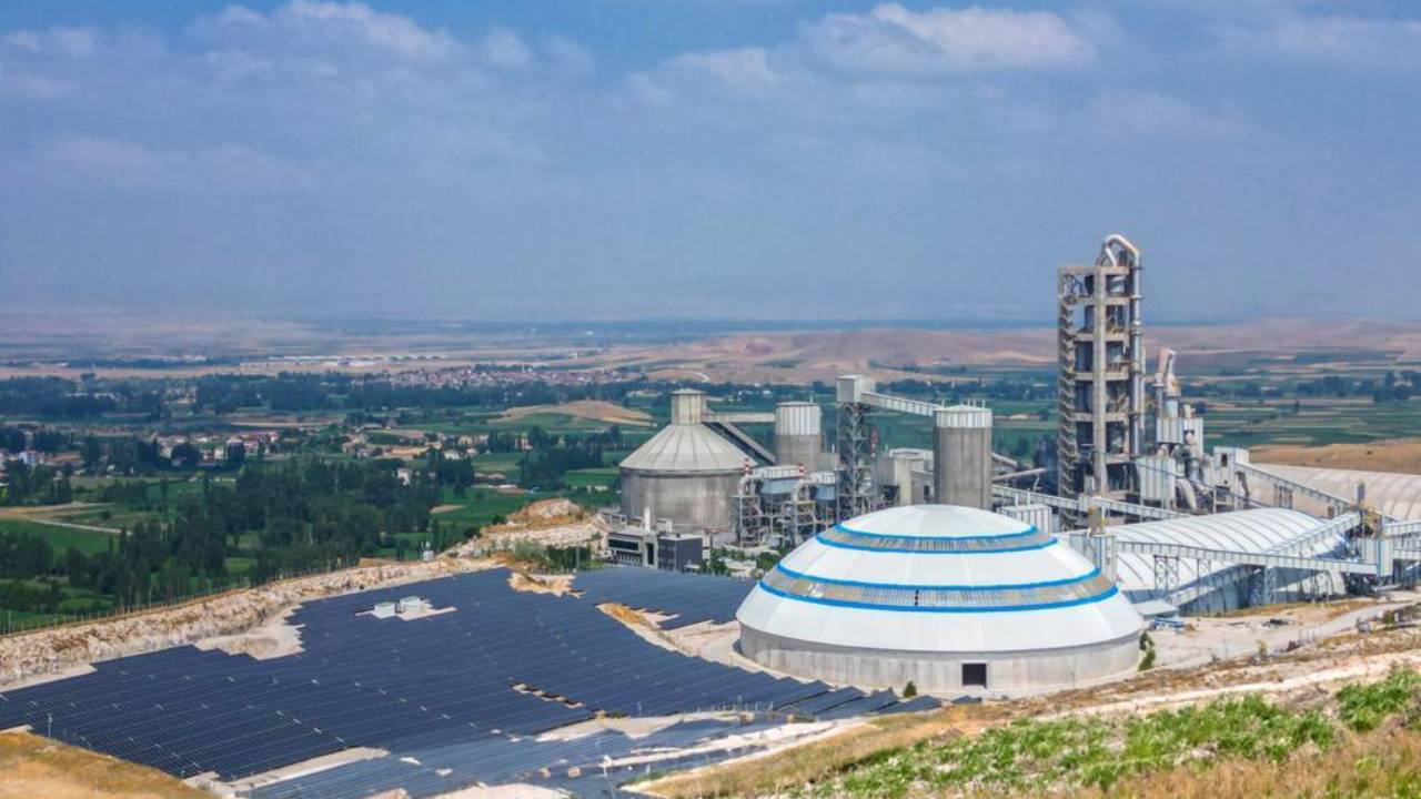 Çimsa Afyon Fabrikası’nda güneş enerjisinden elektrik üretimi başladı