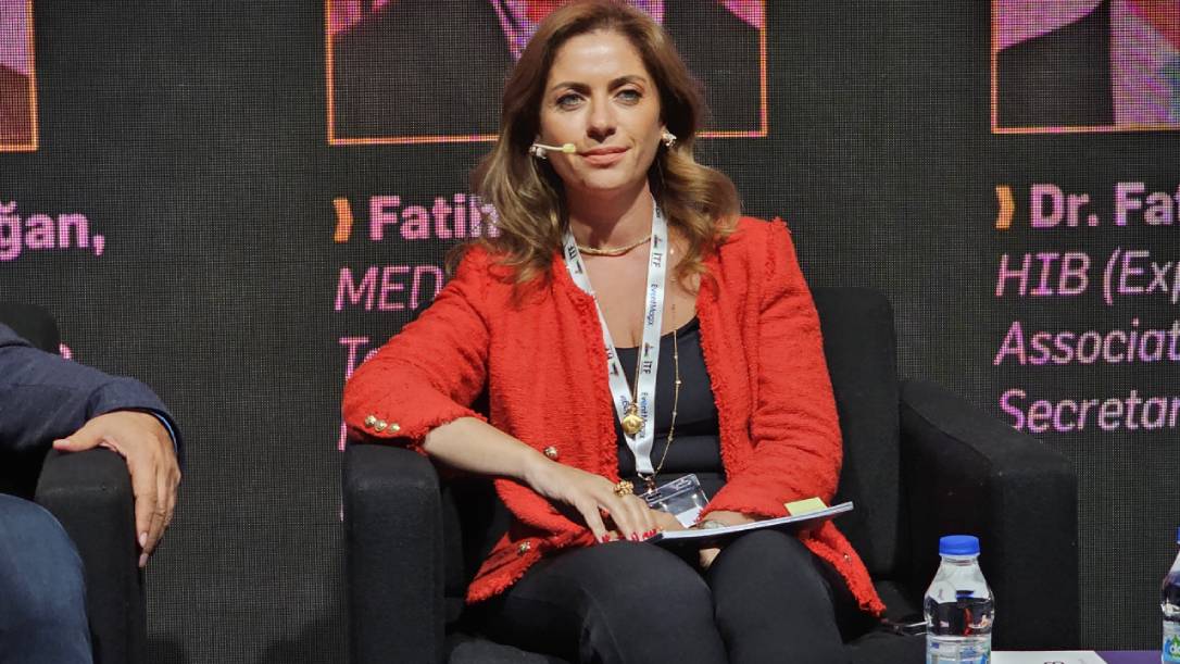 Güral Gür: “Turizm sektörü hizmet ihracatına büyük katkılar sağlıyor”