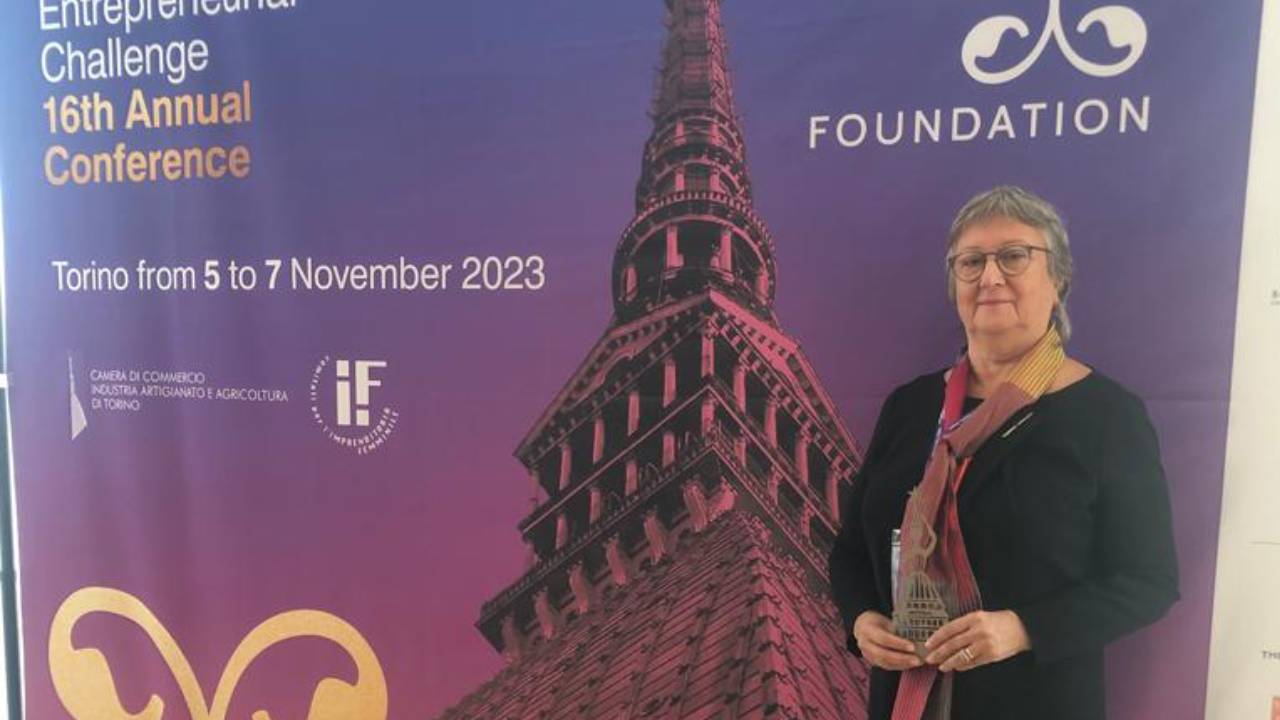 Hitit’in Kurucusu Nur Gökman’a Uluslararası Kadın Girişimcileri Destekleme Fonu’ndan “Yılın İş Kadını ve Kadın Girişimcisi” ödülü