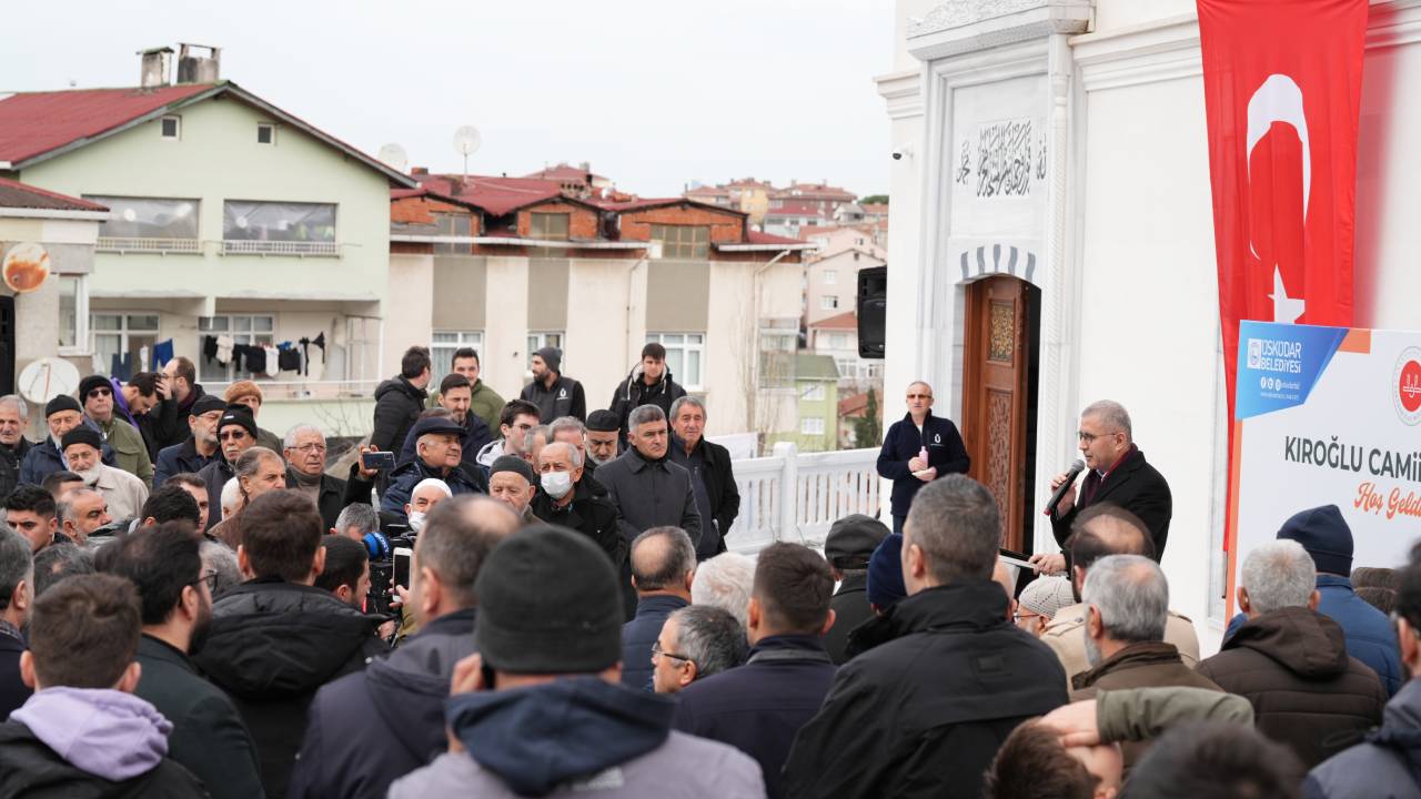 Yeniden inşa edilen Üsküdar Kıroğlu Camii ibadete açıldı