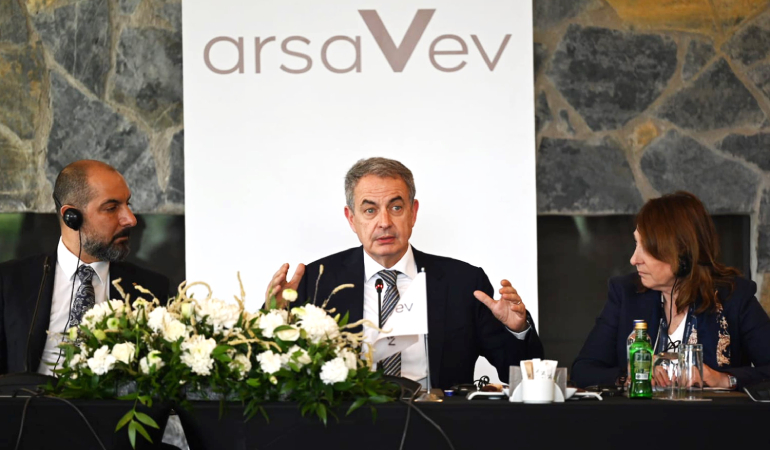 arsaVev Yönetim Kurulu Başkanı Bülent Öztürk ve İspanya Eski Başbakanı José Luis Rodríguez Zapatero, Konut Krizini Konuştu