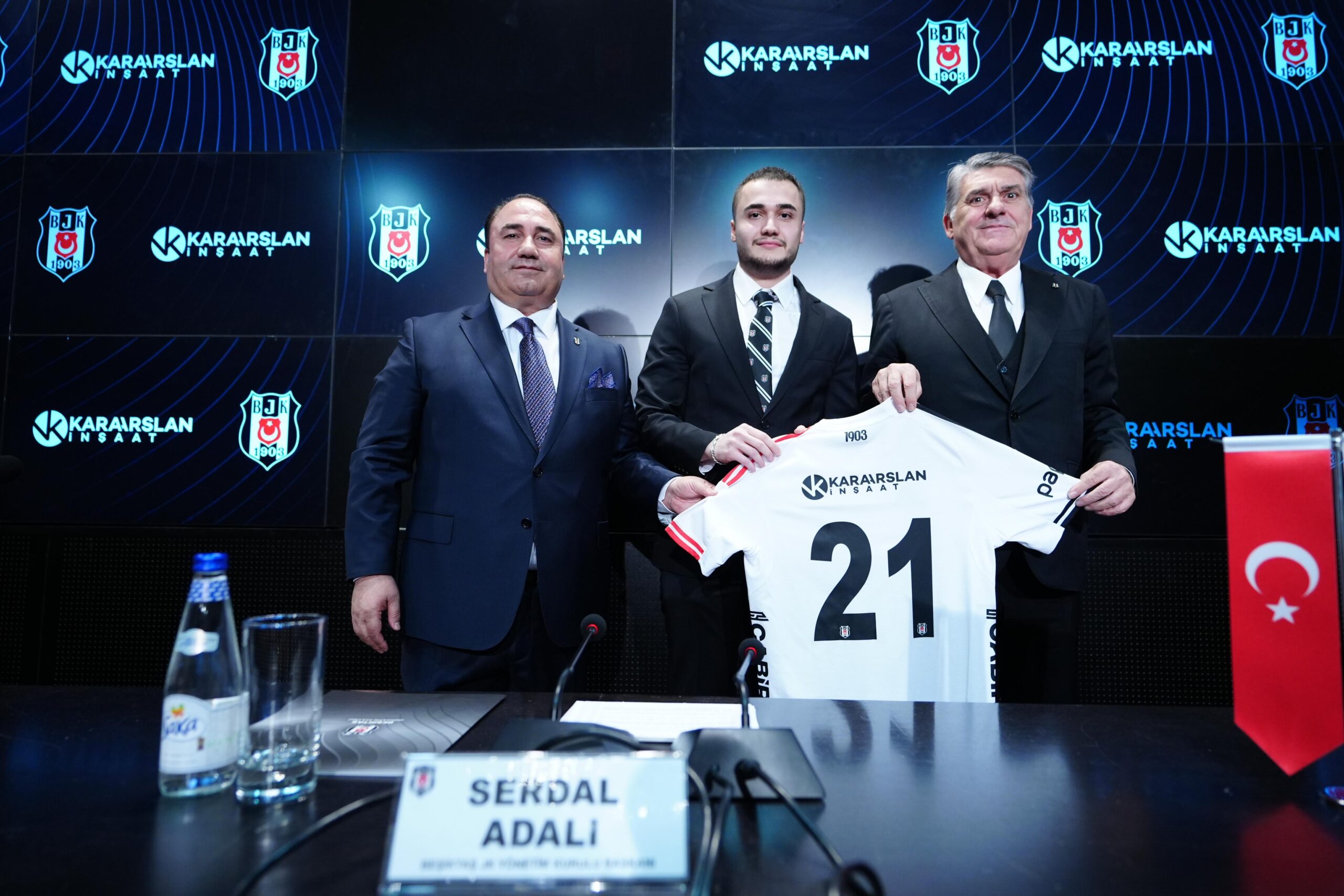 Karaarslan İnşaat Beşiktaş JK’nın Resmi Forma Sırt Sponsoru Oldu