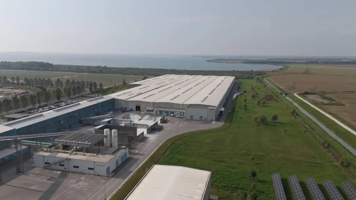 Şişecam’da Zirve Atağı: Kaplamalı Camda Kritik Adım