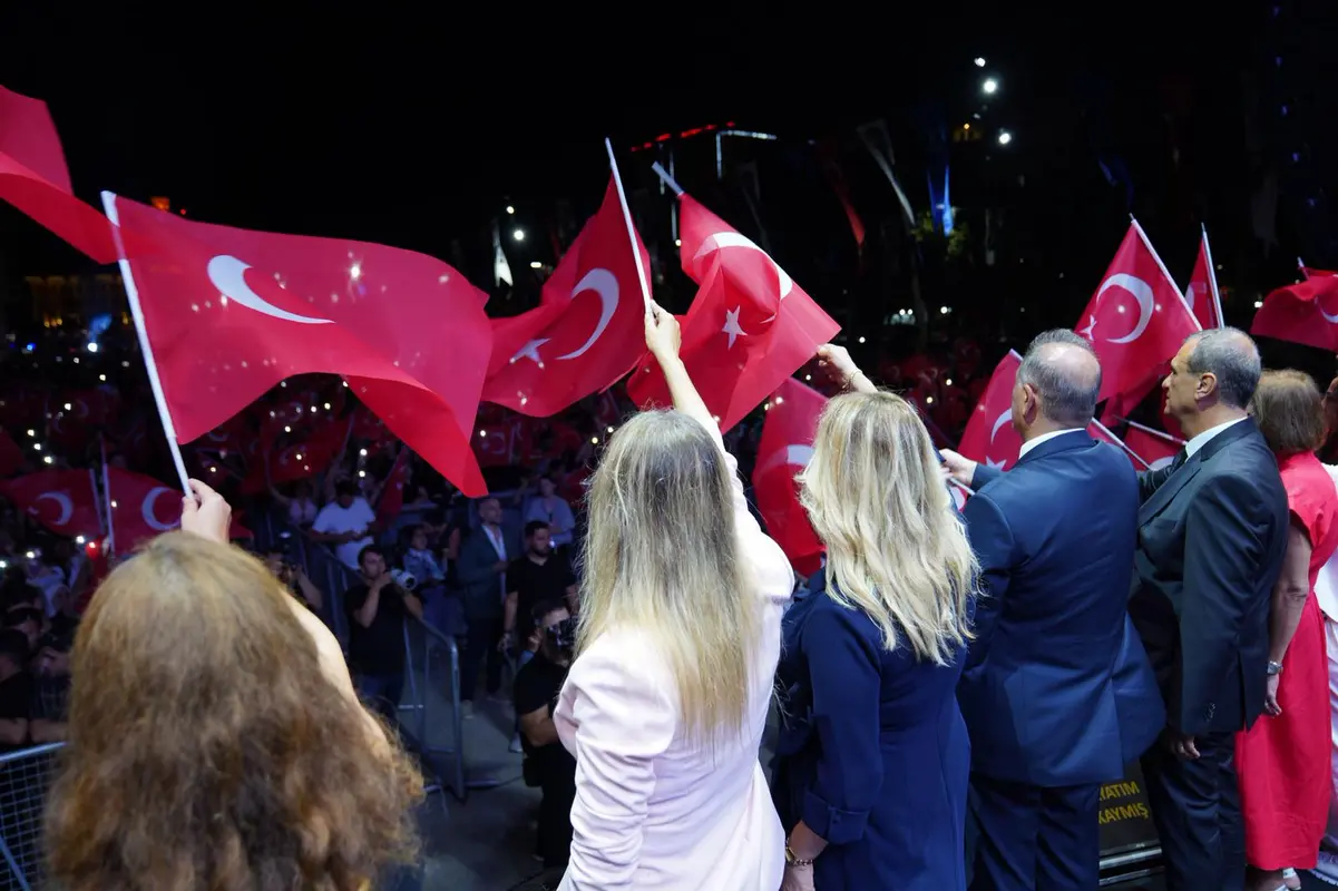 İmamoğlu’nun mesajı: Cumhuriyet için birlikte güçlenin