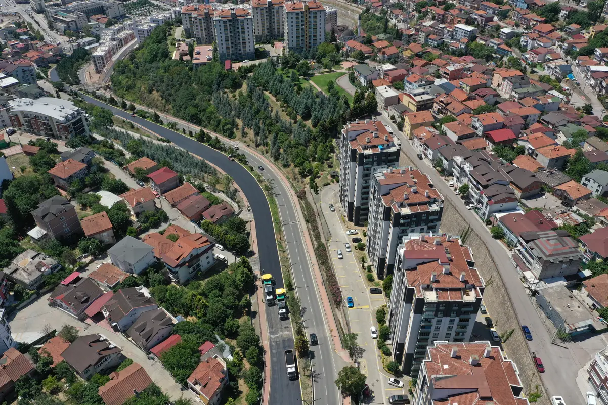 Tosyalı’nın modifiye asfaltı sürüş güvenliğini yukarı taşıyor