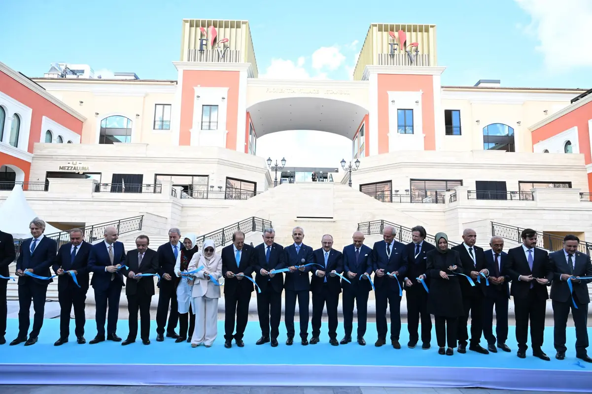 Florentia Village açıldı: İstanbul alışverişte yeni merkez