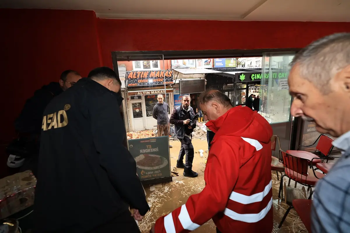 İBB, Sarıyer Ayazağa’daki sel sonrası kritik çalışmalar başlattı